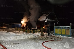 Двое человек спасены и один пострадал на пожарах в Иркутской области прошлой ночью. Обстановка с техногенными пожарами